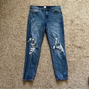 Sneak Peek Mid-Rise Distressed Skinny Jeans Size 11/30